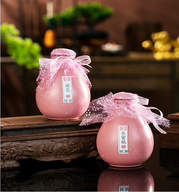 你们有些酒的配料表里写着苹果、葡萄，但我买的是青梅酒啊？是不是乱加东西了？