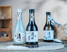 清酒：黄氏果酒厂！