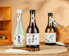 米露酒：黄氏果酒厂！