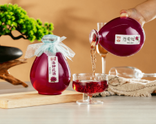 杨梅酒适合什么场景喝？餐饮酒_黄氏果酒知识