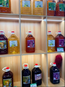 拿黄氏果酒样品，批量合_贵州黄氏酒厂果酒_贴牌定制厂家